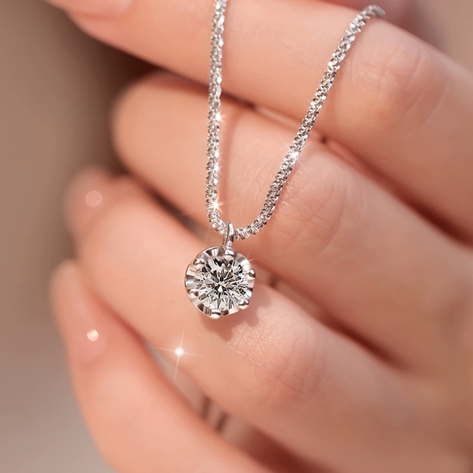 Elegante zilveren ketting met schitterende ronde hanger