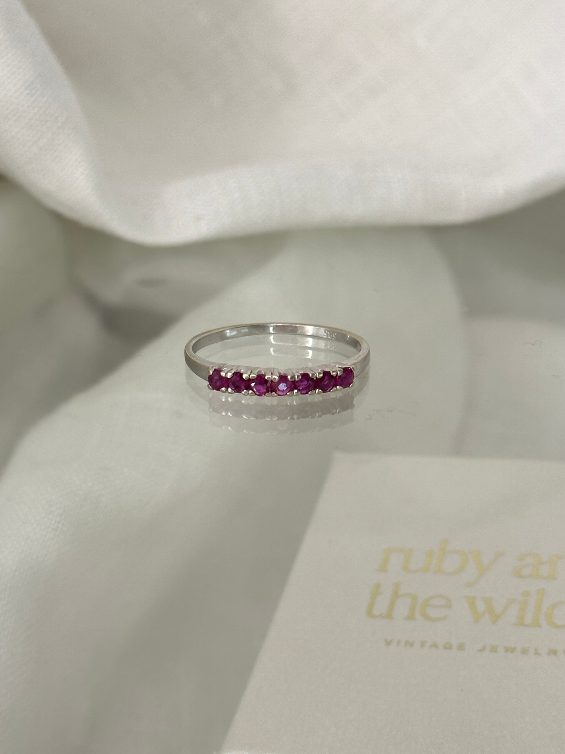 Lupe | 14ct White gold Ruby ring