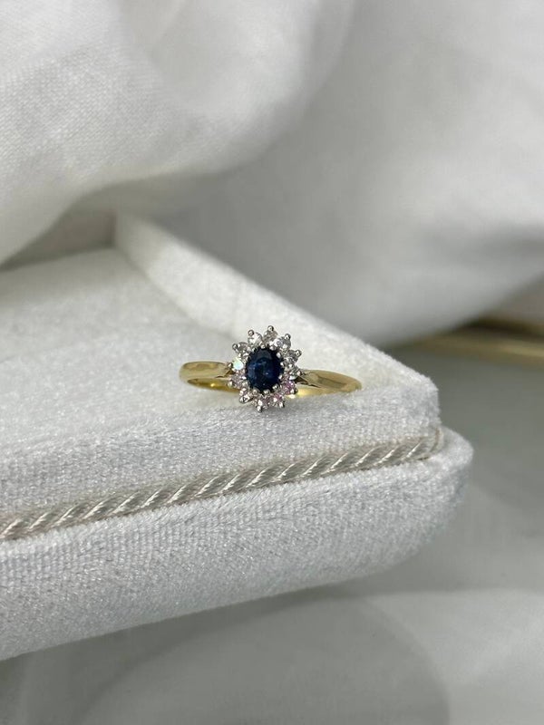Julie | 18ct Sapphire & Diamond ring