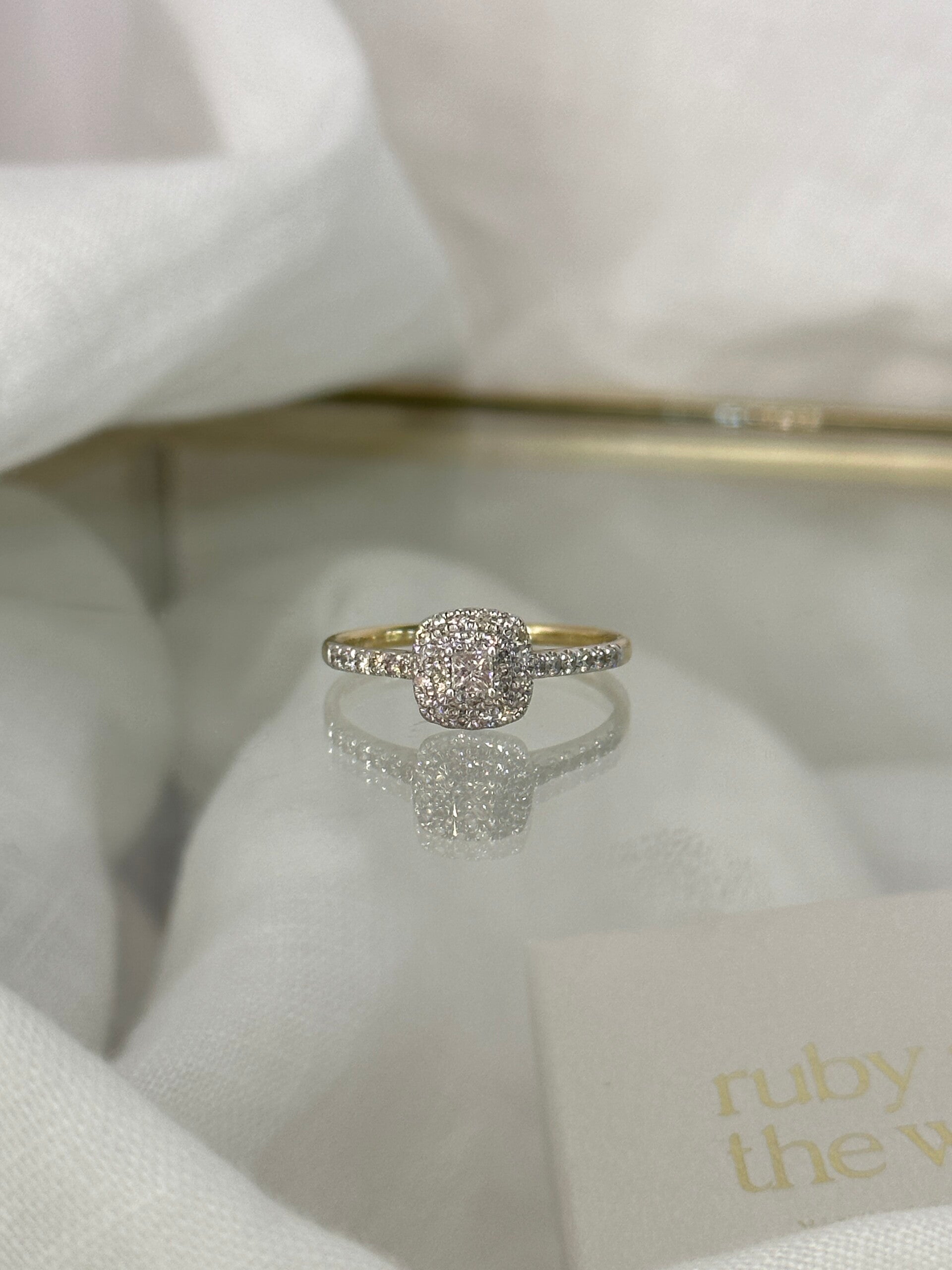 Oulivié | 9ct Halo Diamond ring
