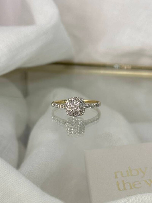 Oulivié | 9ct Halo Diamond ring