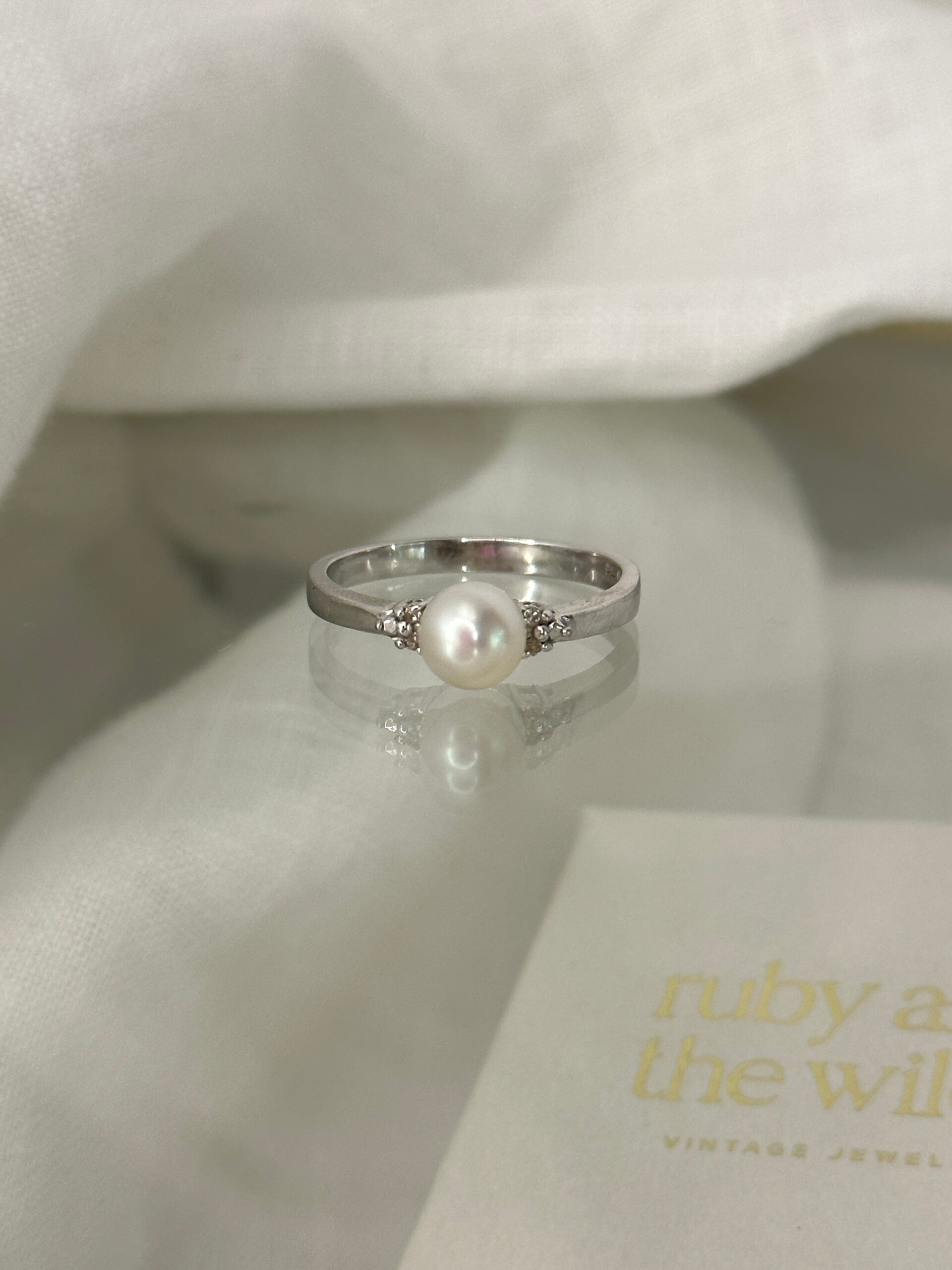 Josie | 8ct white gold Pearl & Diamond ring