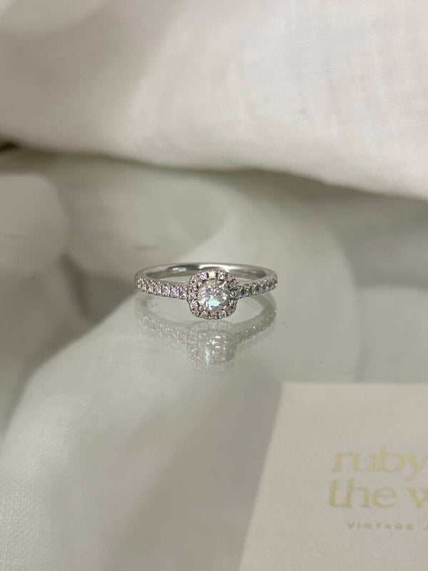 Aléa | 18ct White Gold Diamond Halo ring