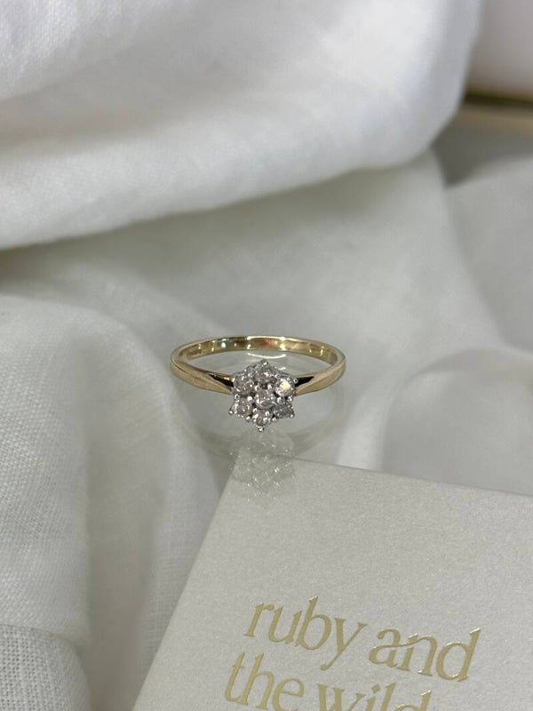 Rosa | 9ct Daisy Diamond Cluster ring