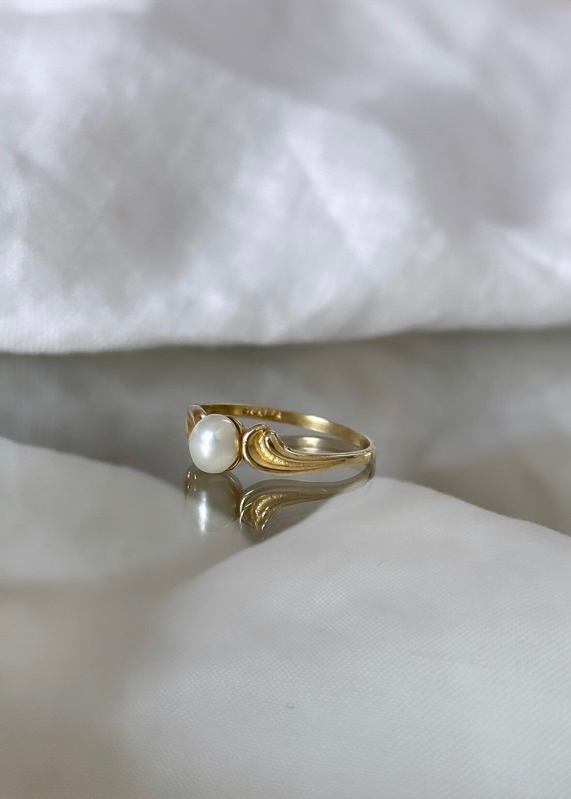 MAE | 9ct Pearl ring