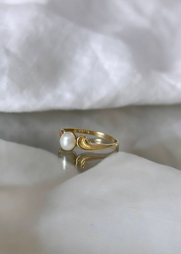 MAE | 9ct Pearl ring