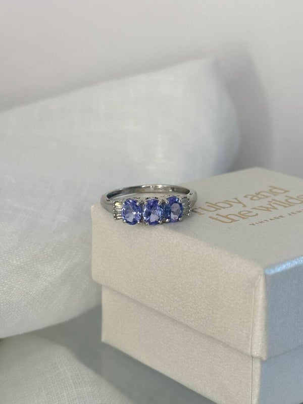 Eloise | 9ct Tanzanite & Baguette diamond ring