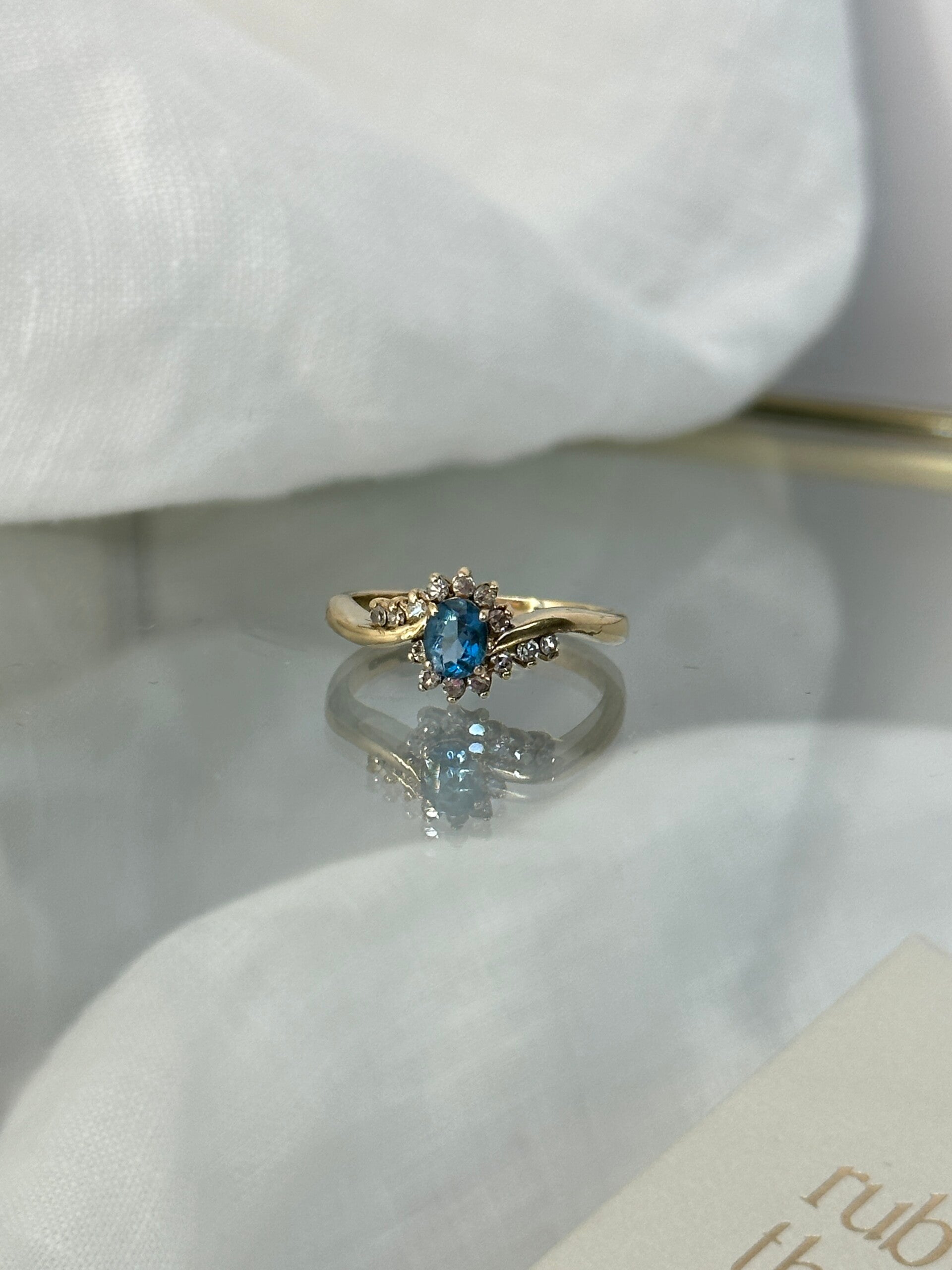 Hélouise | 9ct Topaz & Diamond ring
