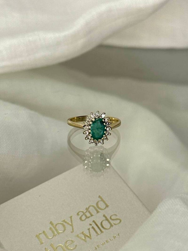Verone | 9ct Emerald & Diamond Cluster ring