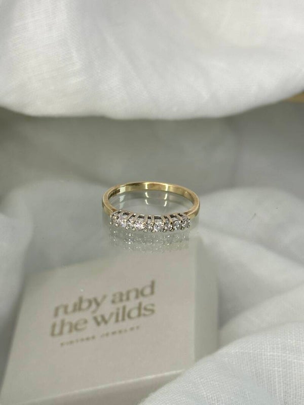 Avélie | 9ct Diamond band ring