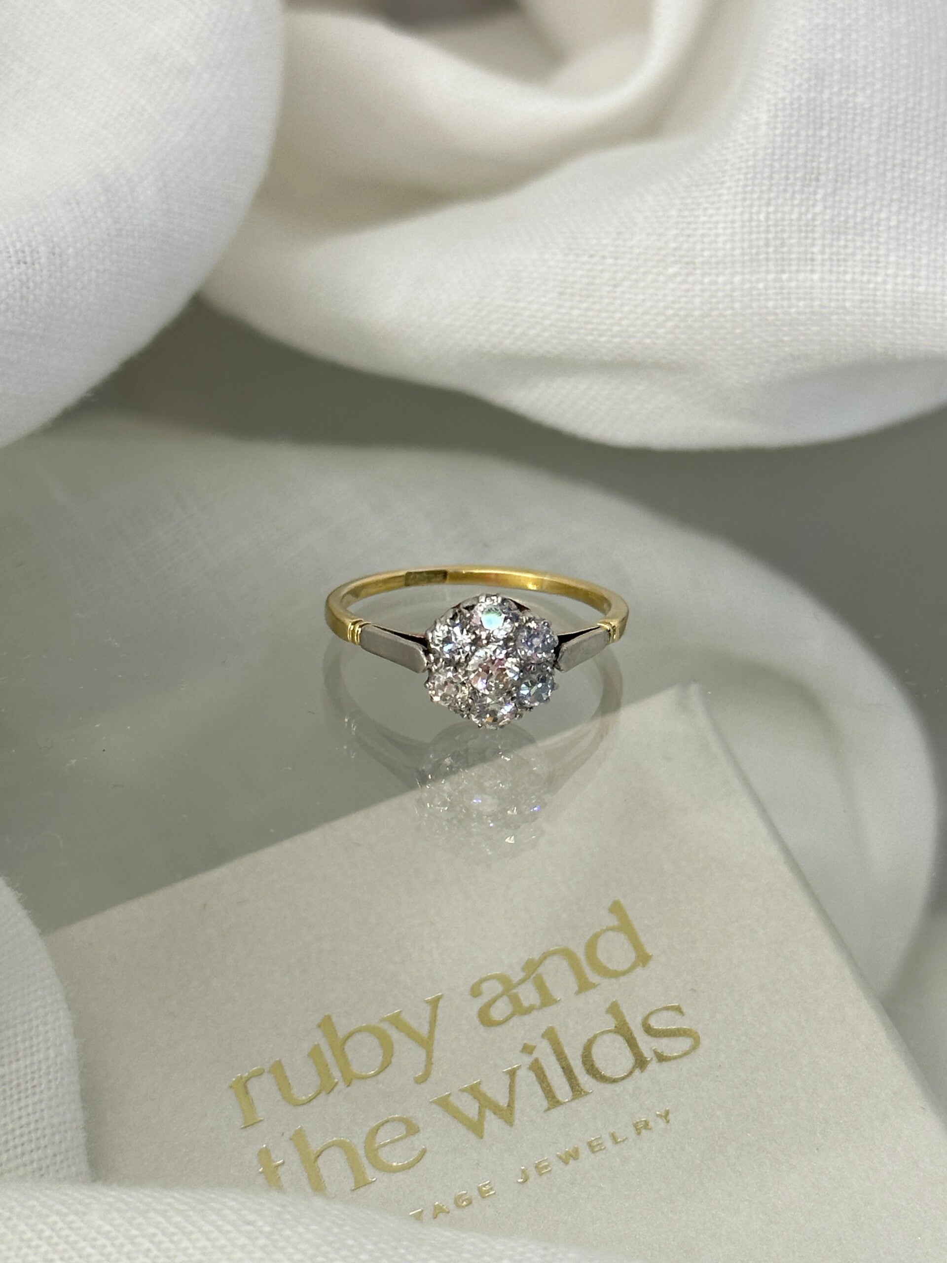 Flor | 18ct Antique Daisy Diamond ring