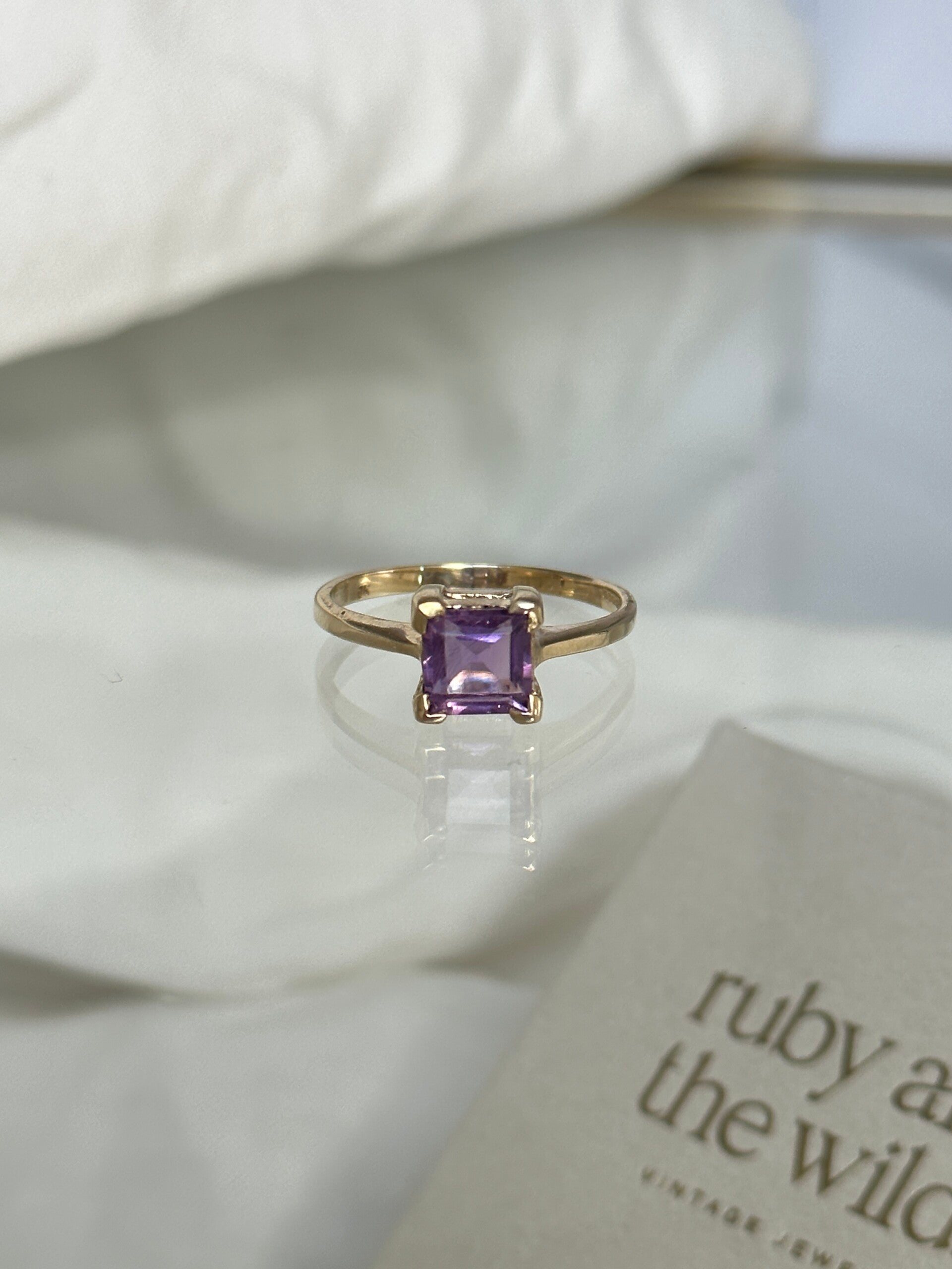 VEENA | 9ct Amethyst ring
