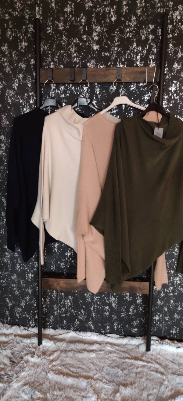kuscheliger Poncho-Pullover