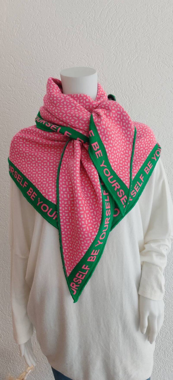 großes Dreieckstuch "Be Yourself"