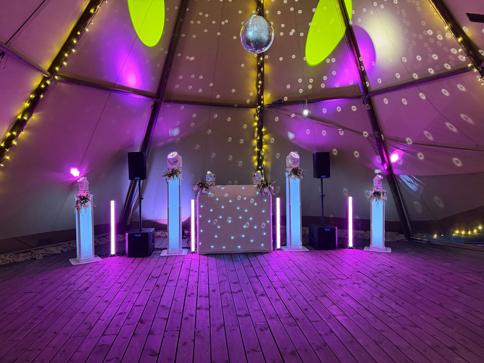 wedding DJ hire Buckinghamshire and south east england