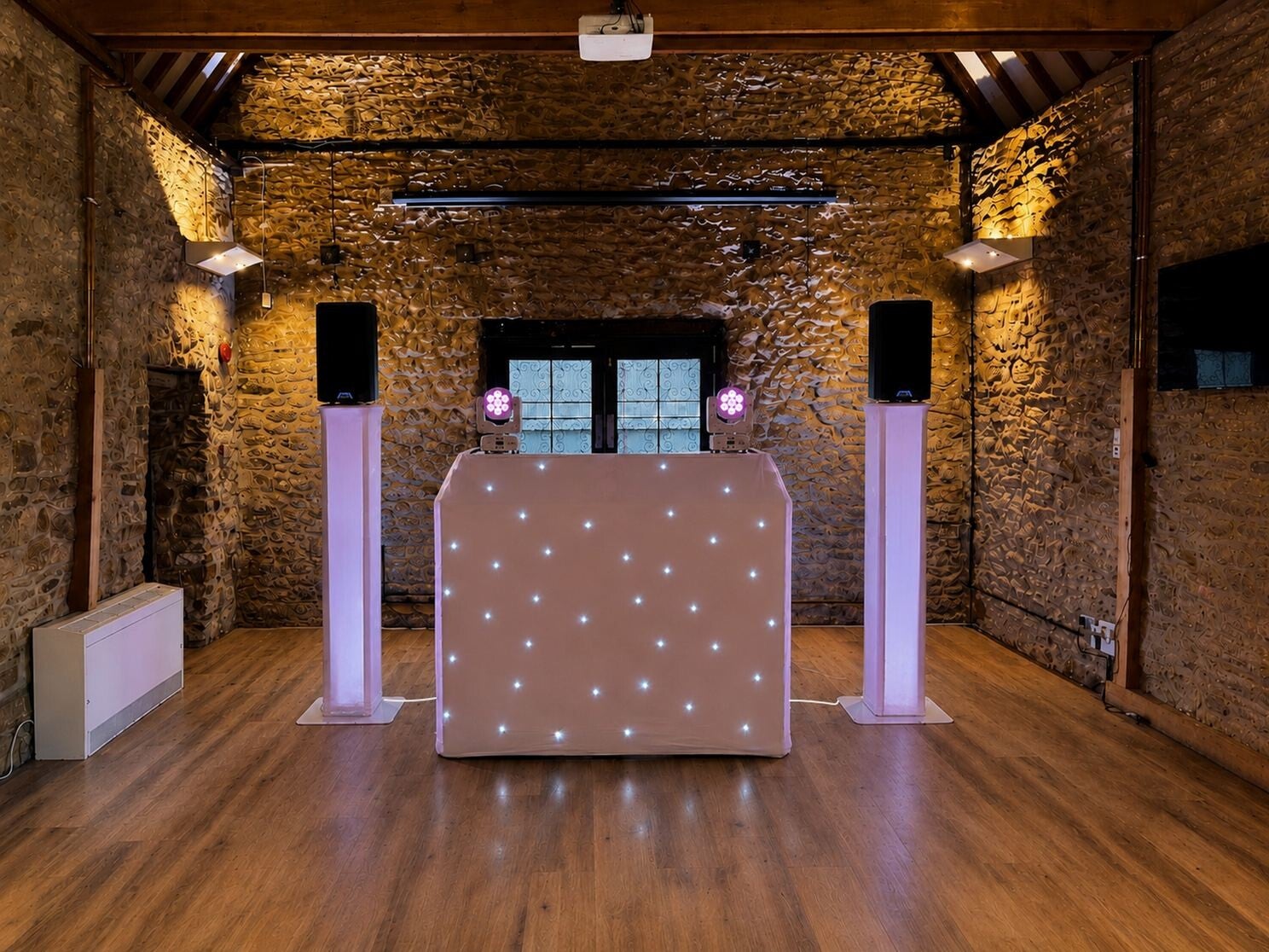 MHX Classic wedding setup, showing the booth, lighting and presentation