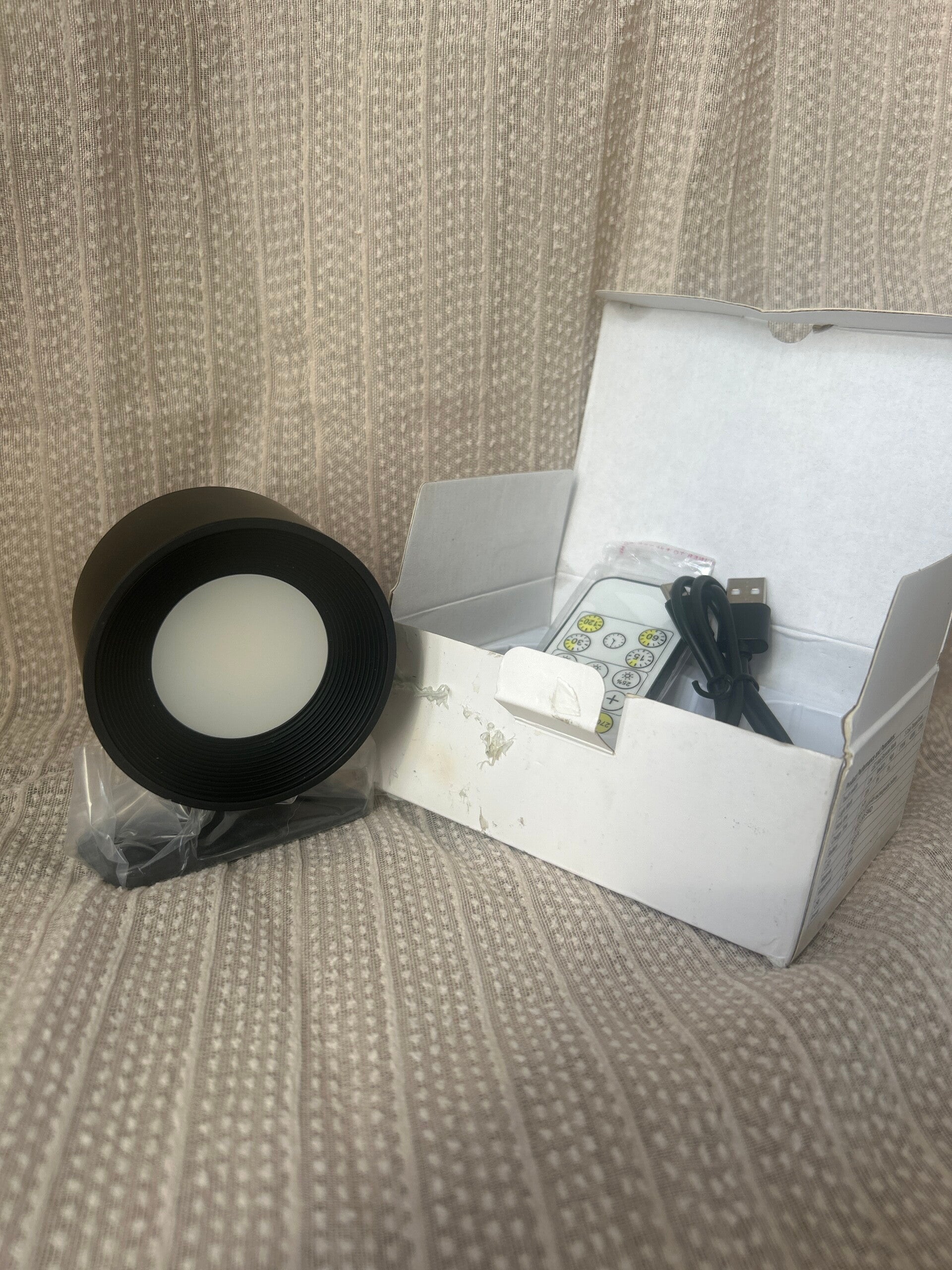 Mini lampe LED avec pied aimanté