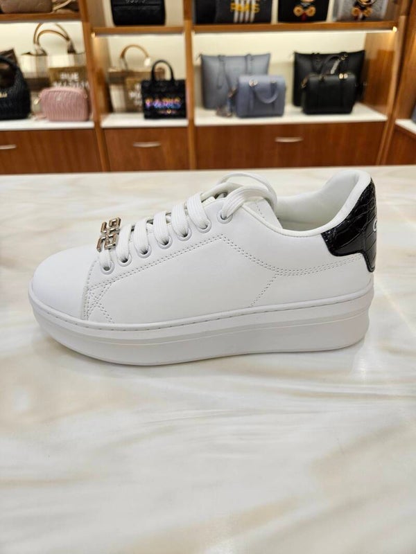 Gaëlle Paris Sneakers Bianche con Inserti in Cocco Nero