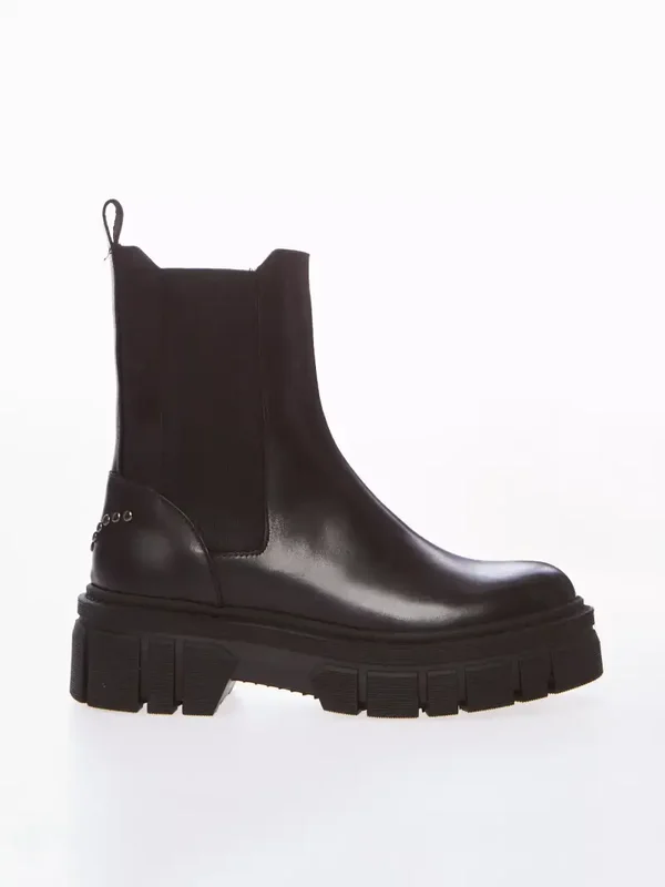 Ovyé Chelsea Boot in Pelle Nera
