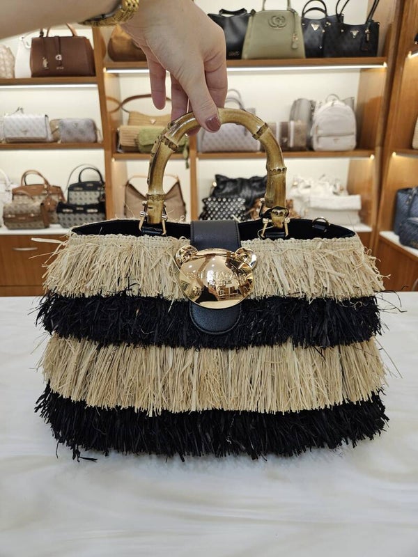 Rue Madam Borsa in Paglia con Teddy
