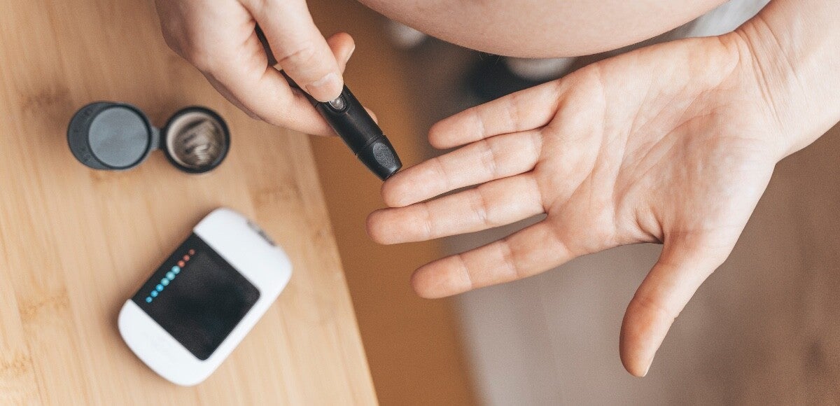 Controllo glicemia con glucometro – relazione tra insulina alta, zucchero nel sangue e metabolismo
