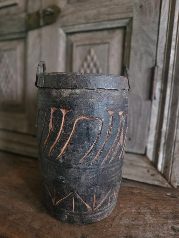 Oude houten vaas 3