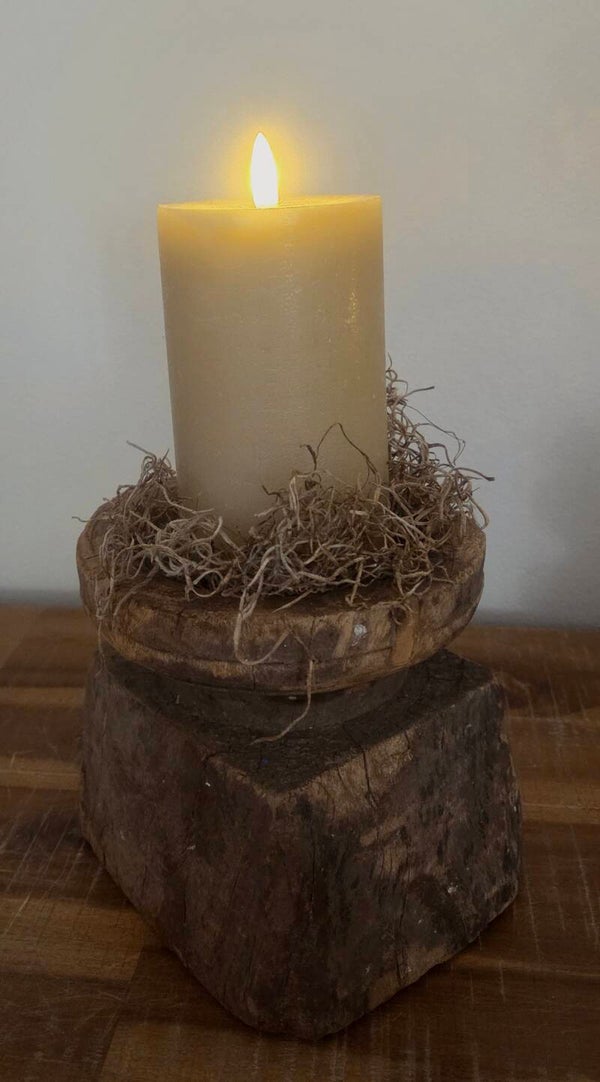 Houten poer kandelaar 2