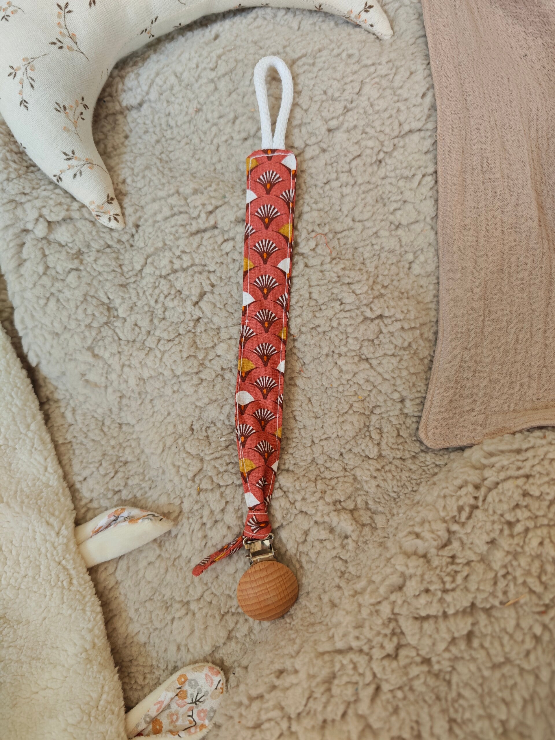 Attache tétine avec pince