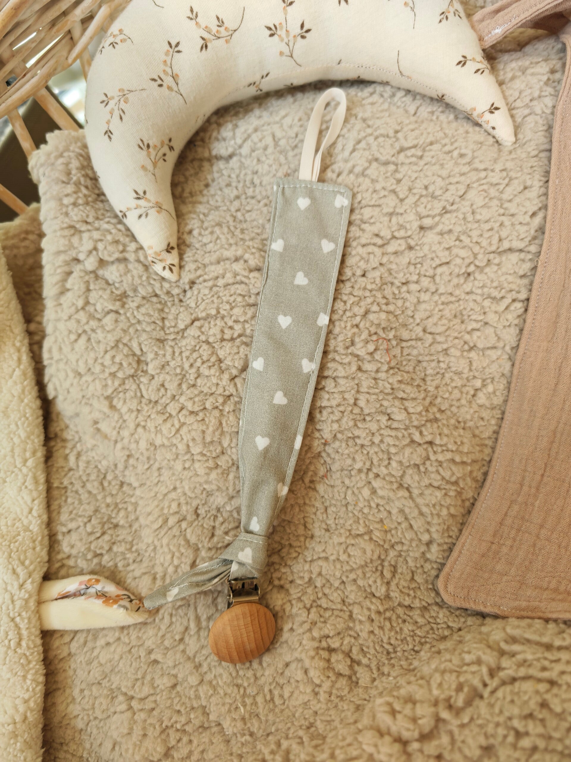 Attache tétine avec pince