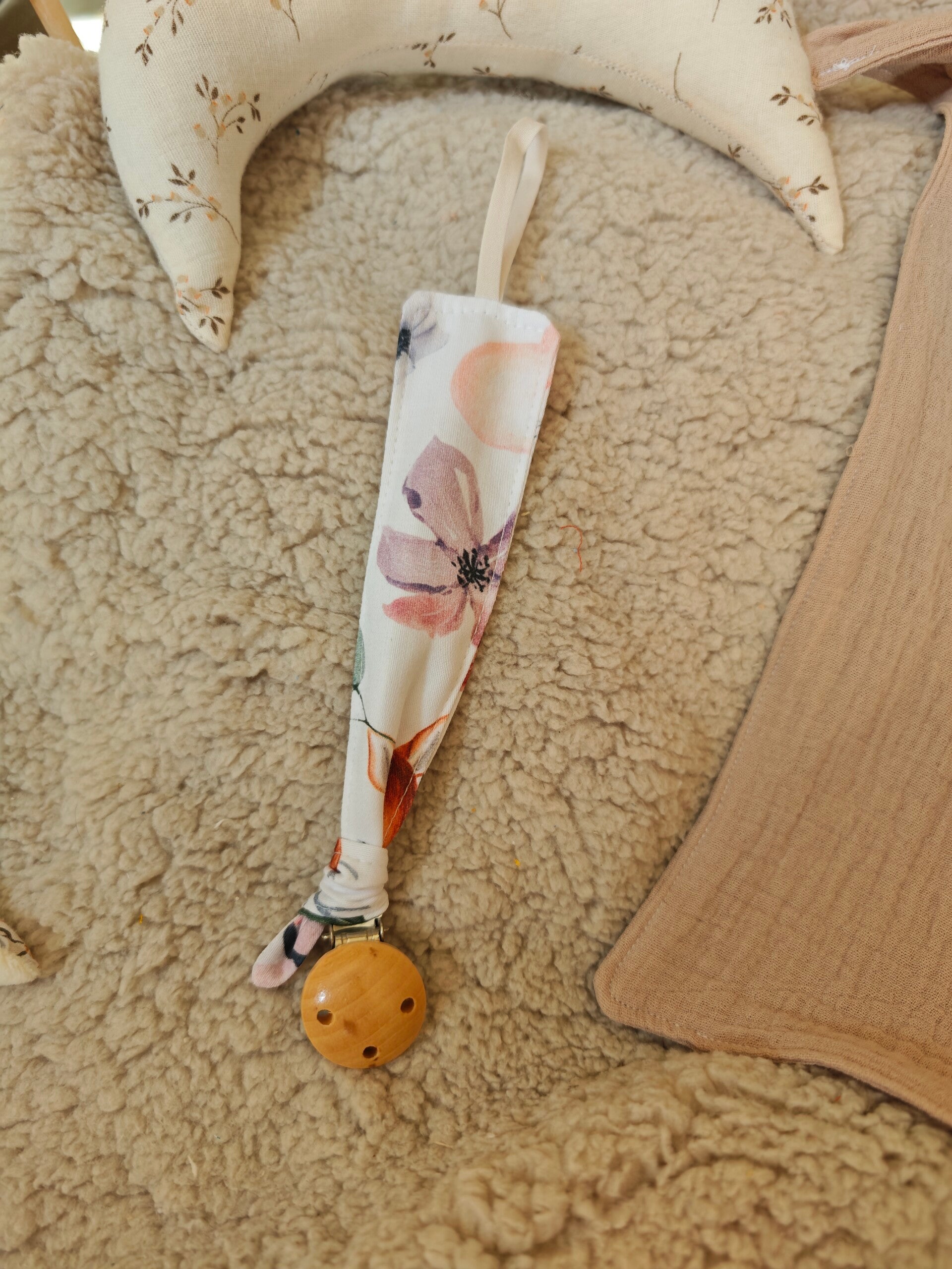 Attache tétine avec pince
