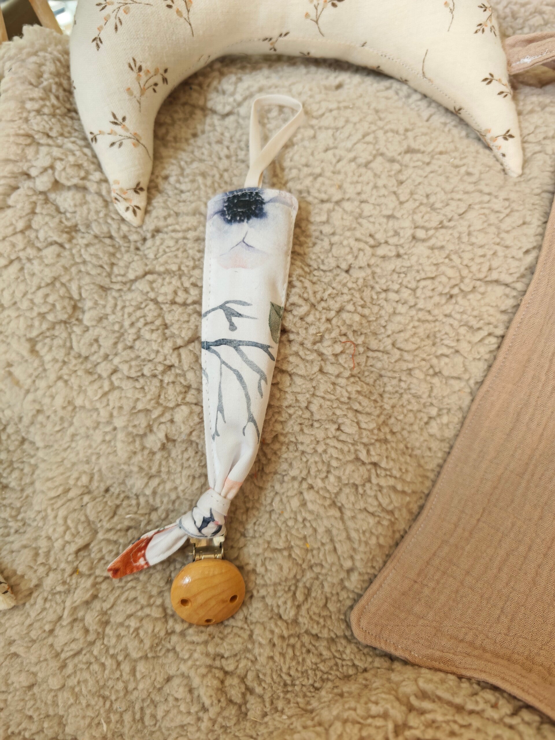 Attache tétine avec pince