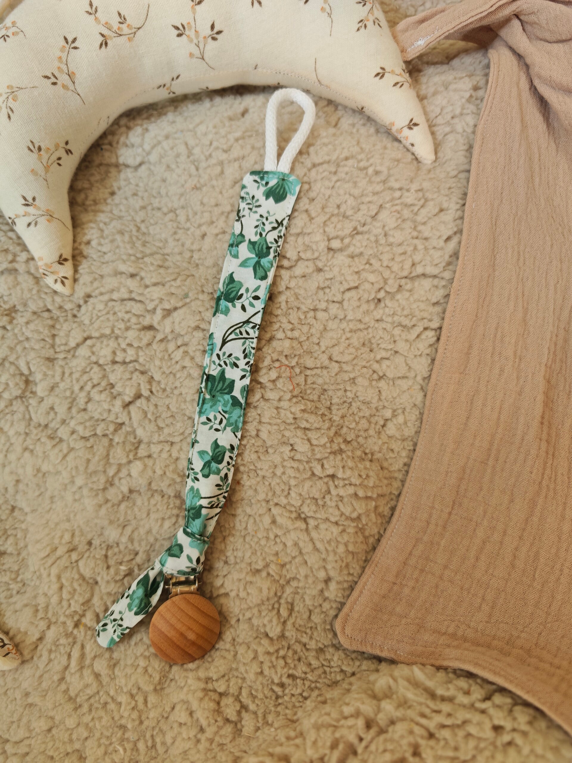 Attache tétine avec pince