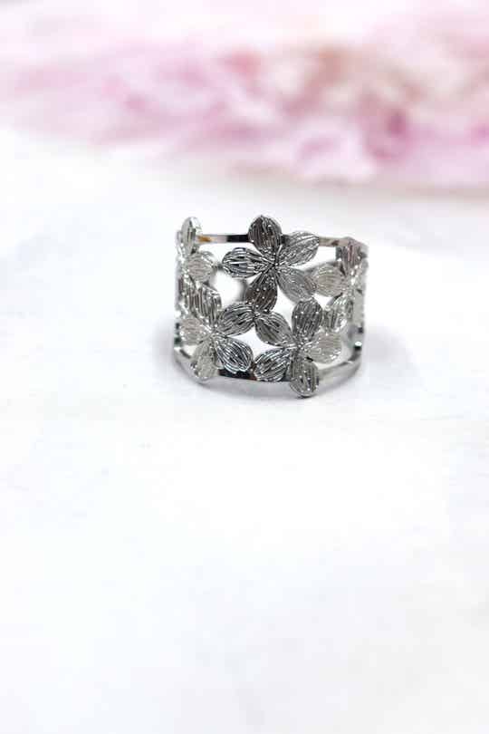 Big Flowers Ring – Zilver