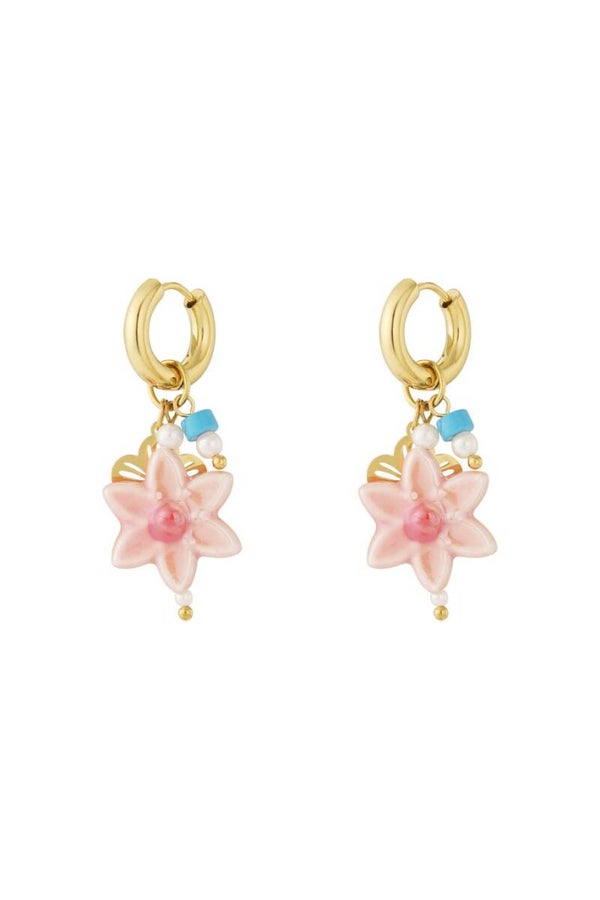 Blossom Glow –  Roze Gouden Oorbellen met Bloemen