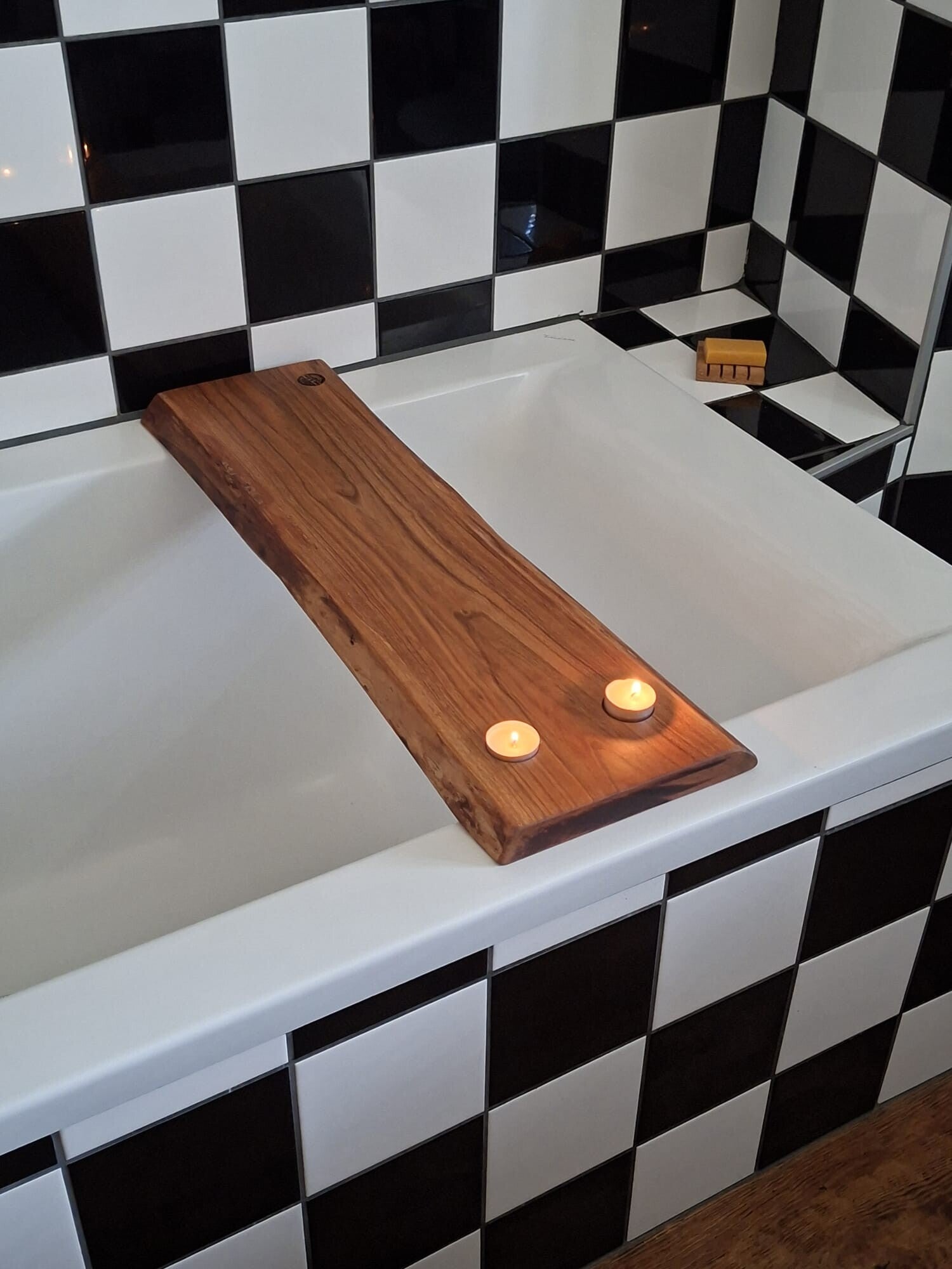 Kirsche Vollholzbrett mit Teelichtern, Ablage für Badewanne, Servierplatte etc.