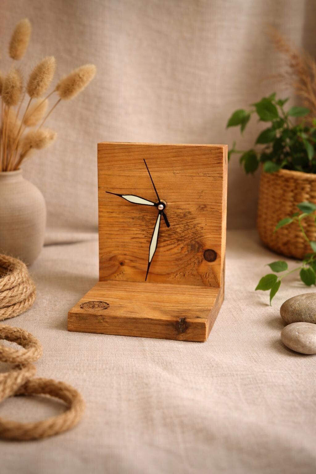 Holz-Uhr aus Upcycling-Holz