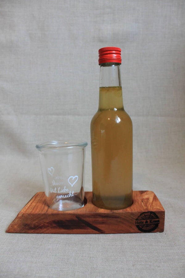 Set Löwenzahnsirup, Glas und Holzhalter aus Kirschholz