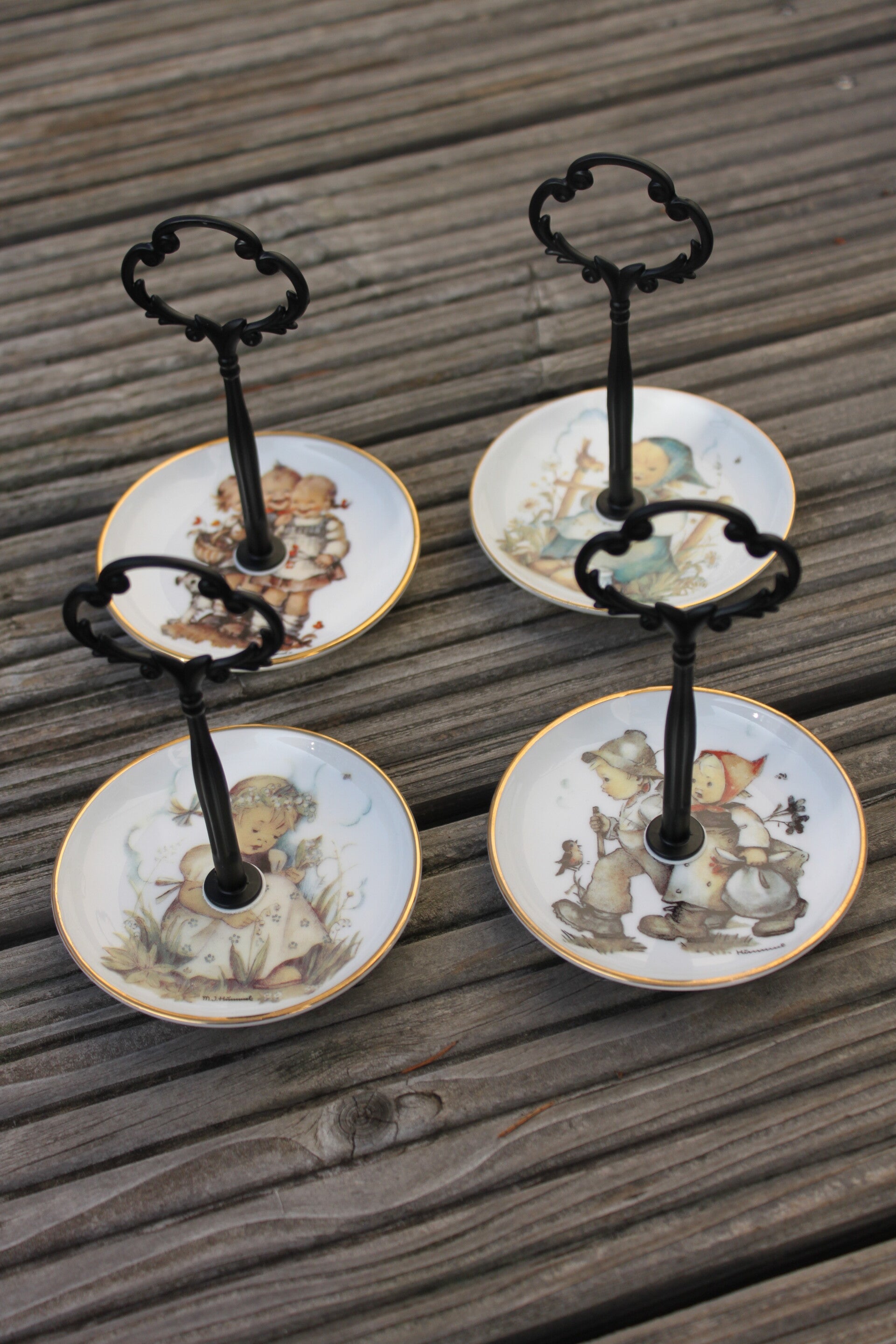 Set Mini-Etagere aus Hummel-Porzelan