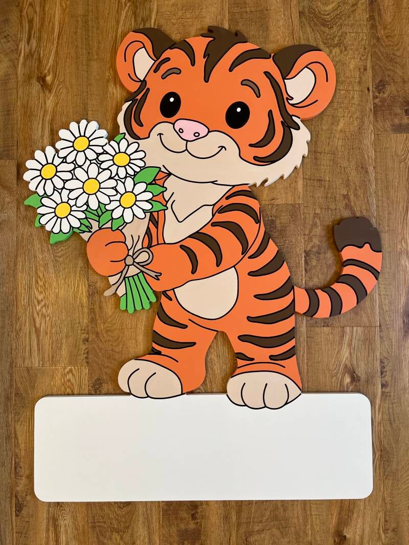 Geburtstafel Tiger mit Blumen