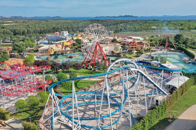 Taxi transfer to Dalmaland Biograd amusement park private driver