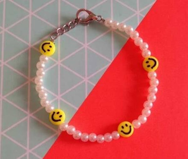 Smiley parel armband