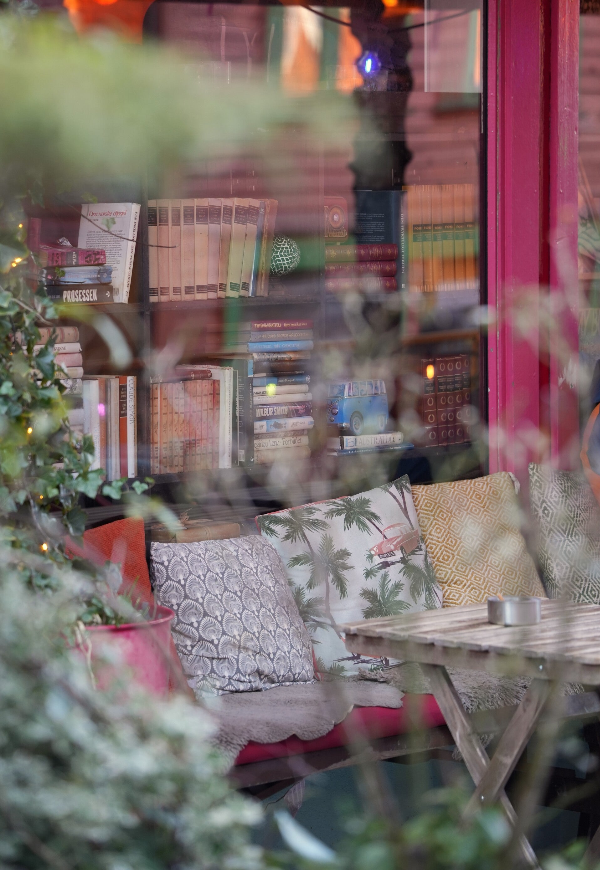 BOOKS & coffee