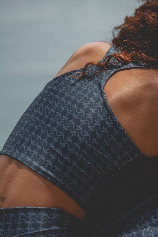 Top Y Blue Trikonasana - Melt