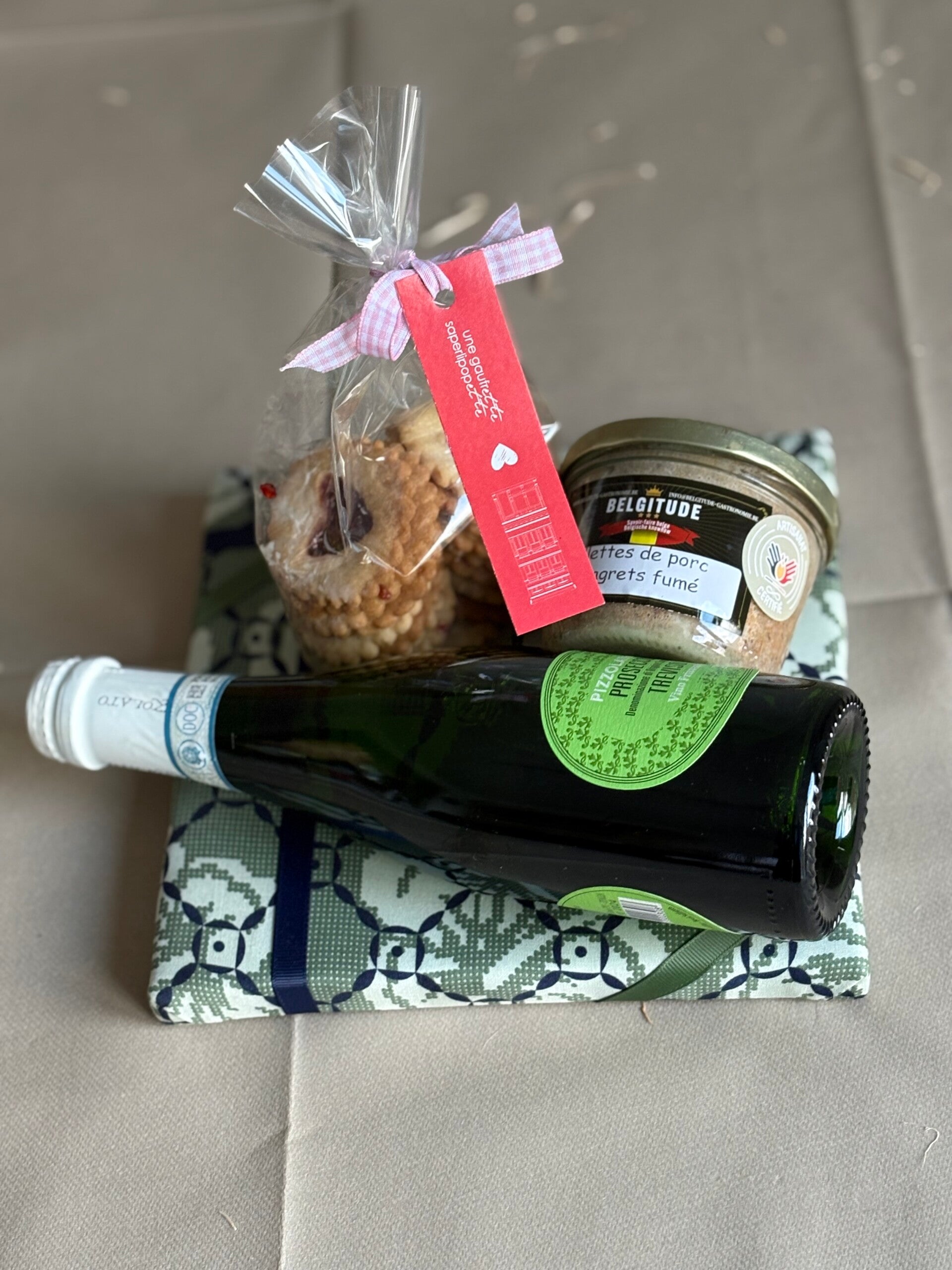 "Panier" cadre - prosecco - biscuits coeurs -Rillettes de Canard