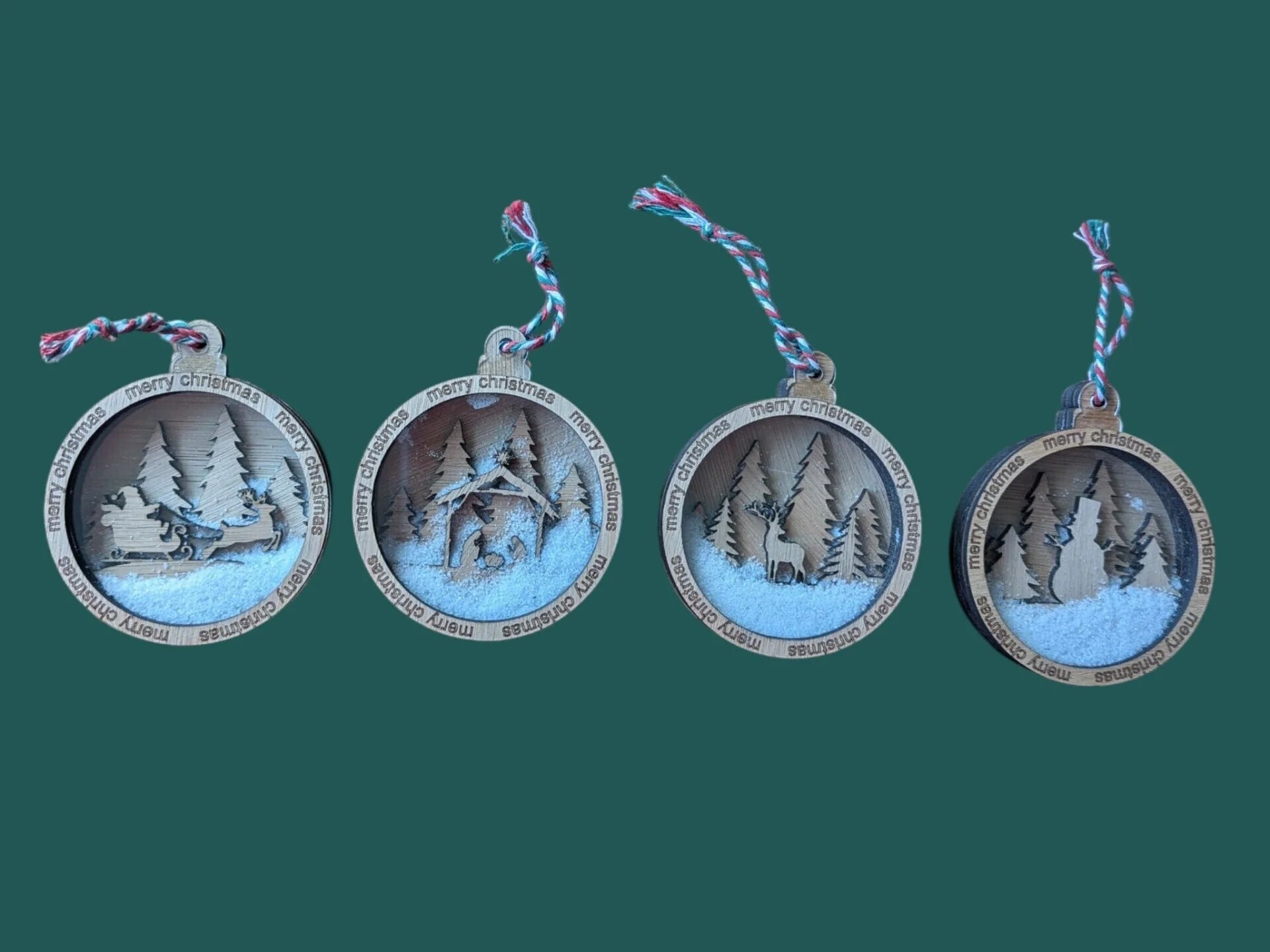 Kerstbal luxe met sneeuw