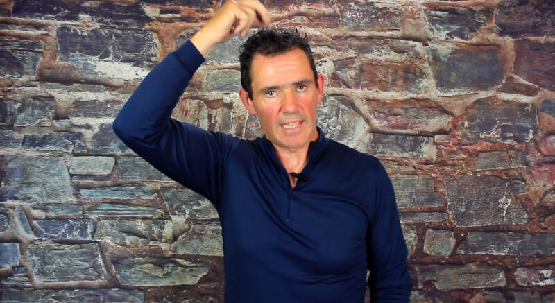 Alan Kirwan Demonstrating Tapping top of head EFT point