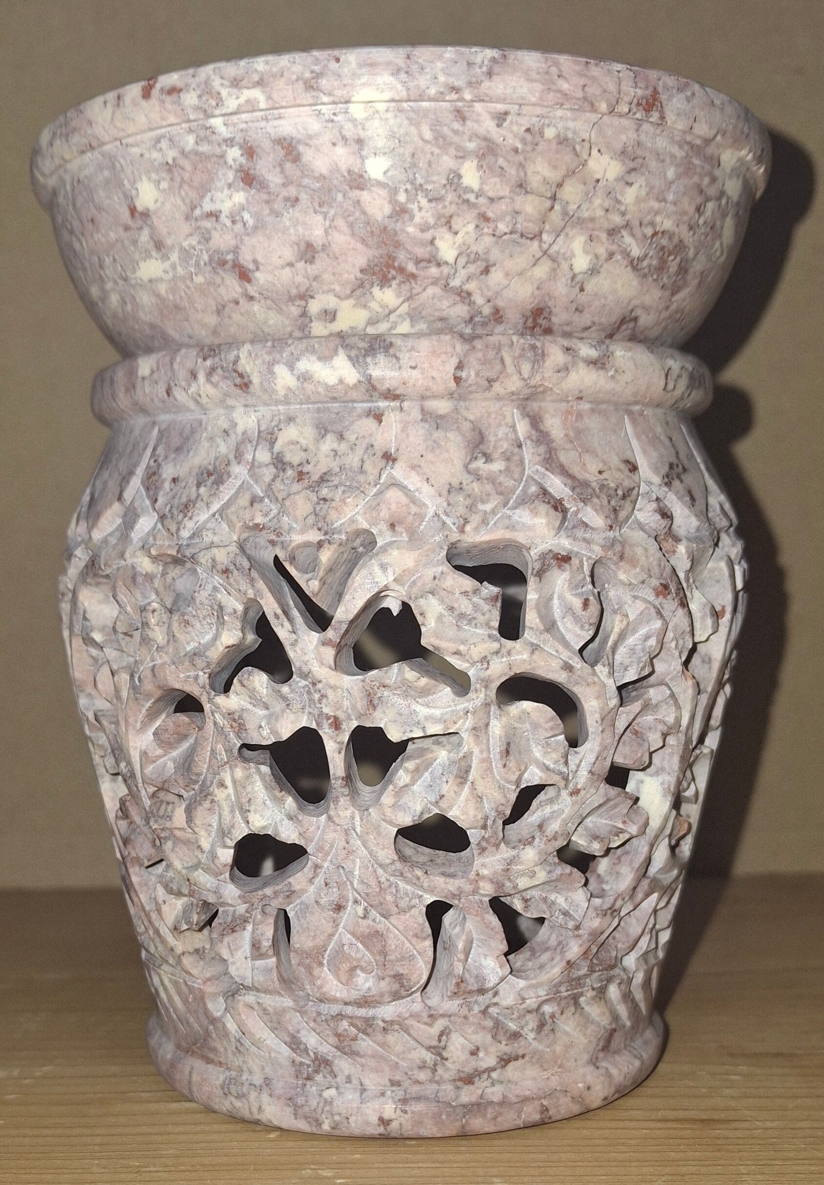 Aromaöllampe aus Speckstein "Blume des Lebens"