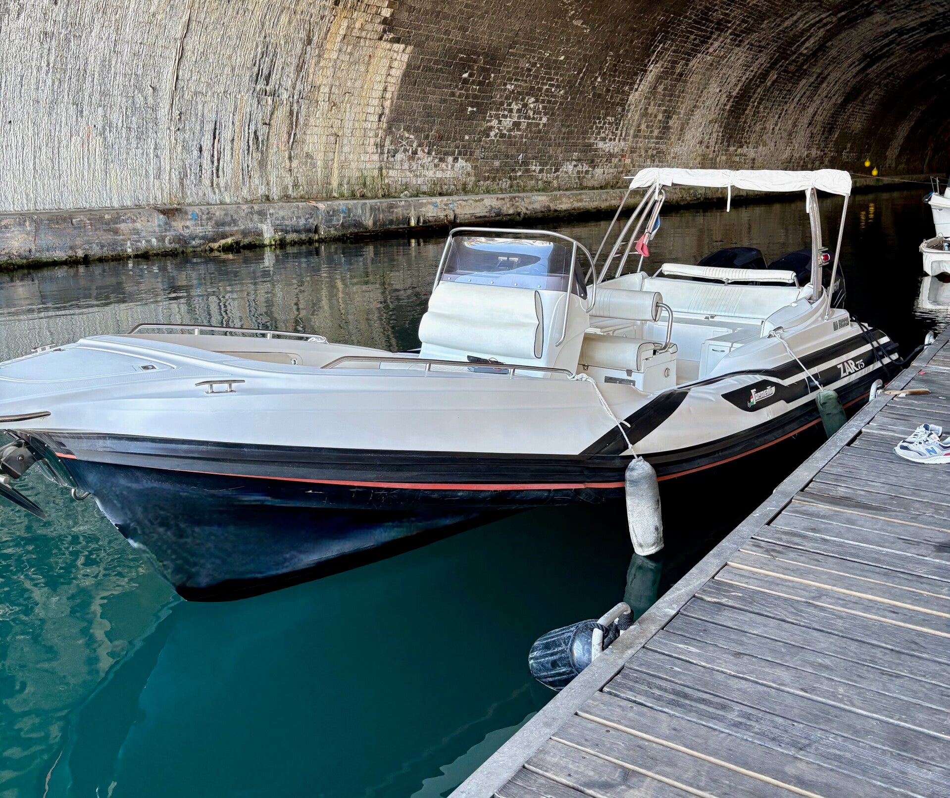 ZAR Formenti 75 -2x150cv Verado Mercury -590H - 2011