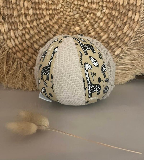 Speelbal beige/zwart girafjes