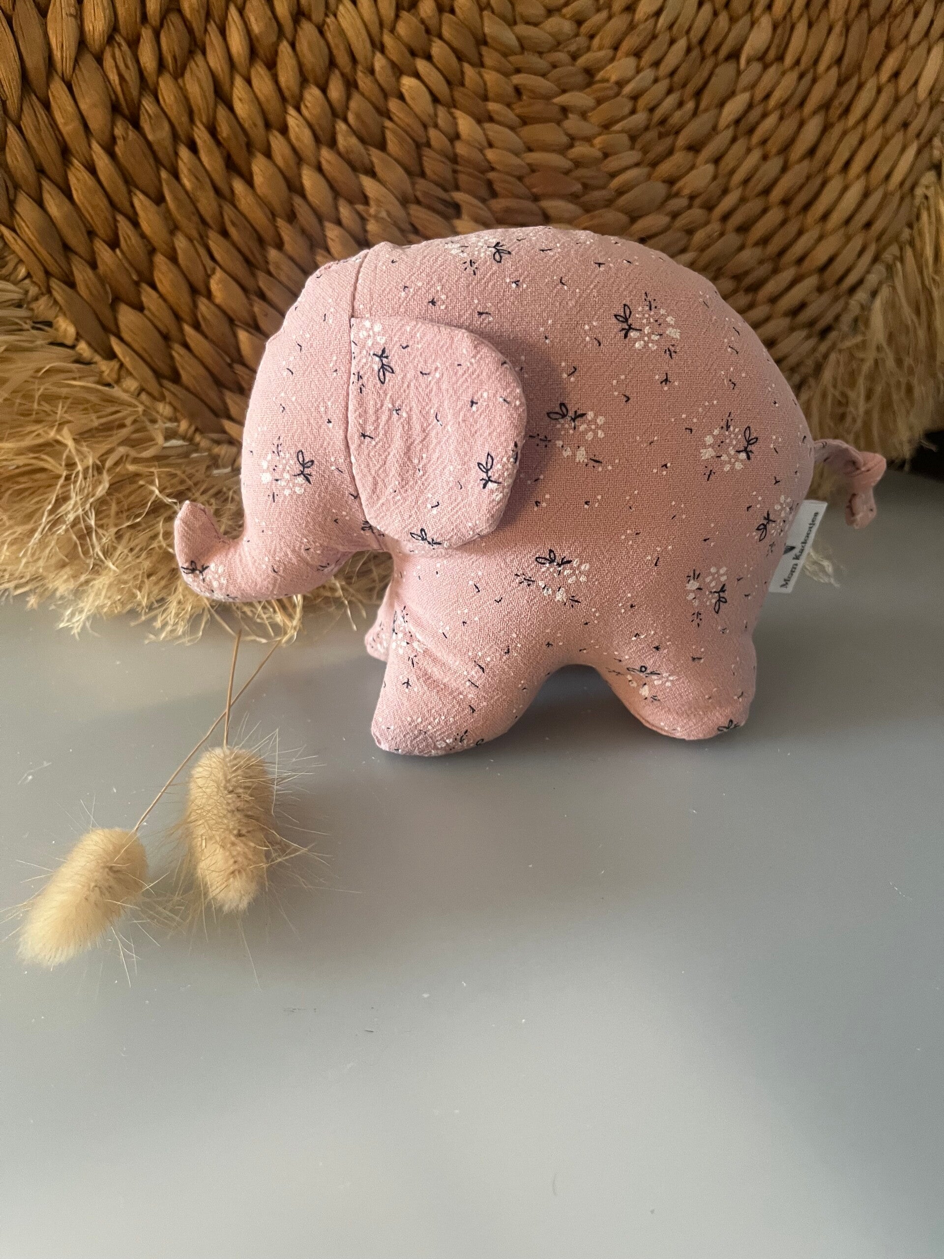 Olifantje  oud roze bloemetjes